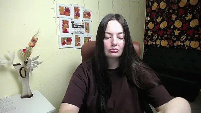 MilanaPrice online show from November 22, 2025, 6:23 am