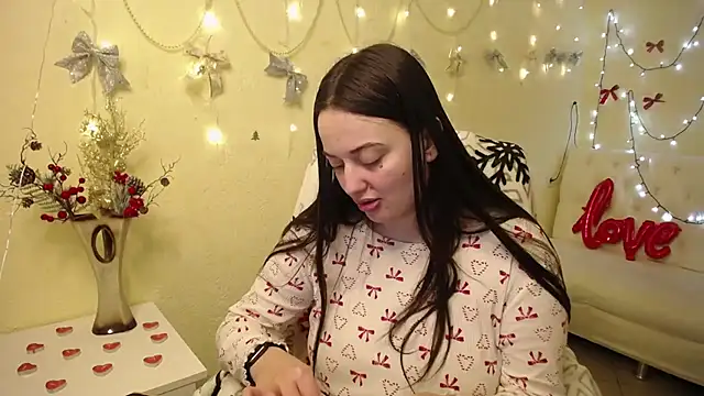 Snapshot of MilanaPrice chatting on January 11, 2026, 6:35 pm MilanaPrice online show from January 11, 2026, 6:35 pm