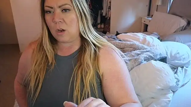 JESS LOVES online show from January 27, 2025, 11:00 pm