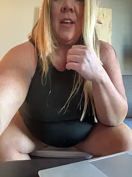 JESS LOVES online show from March 9, 2025, 4:00 pm