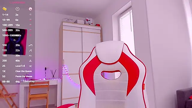 HotCarolineXO online show from February 22, 2025, 10:29 am