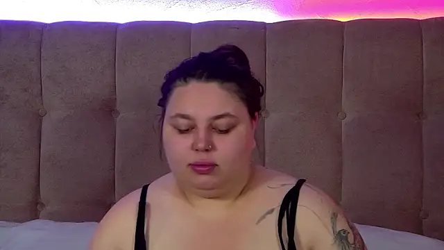 LillianKim online show from October 12, 2025, 6:34 am