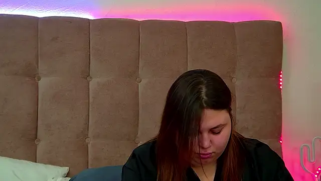 LillianKim online show from October 22, 2025, 6:40 pm