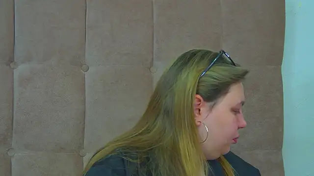 LillianKim online show from March 4, 2026, 6:36 pm