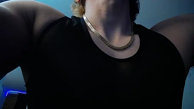 strongboy  online show from February 19, 2025, 1:40 am