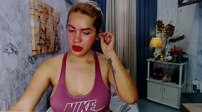 QueenDivineTsx online show from December 7, 2024, 6:21 am