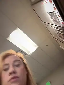 cinnatitties online show from October 7, 2025, 4:15 pm