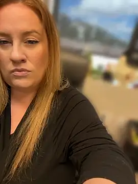 cinnatitties online show from June 28, 2026, 8:04 pm