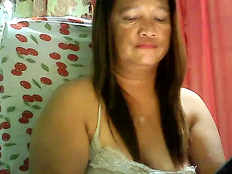 Snapshot of hott_scarlett chatting on April 25, 2026, 12:30 pm hott scarlett online show from April 25, 2026, 12:30 pm