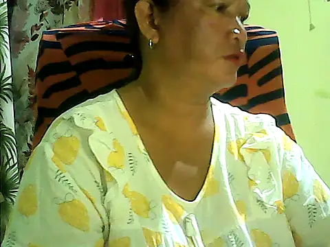 Snapshot of hott_scarlett chatting on May 20, 2026, 1:06 pm hott scarlett online show from May 20, 2026, 1:06 pm