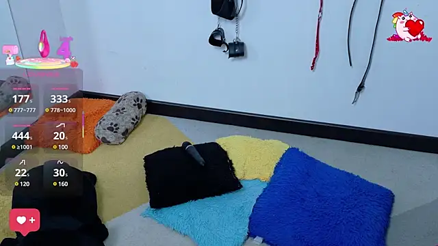 Catwhite  online show from March 11, 2025, 6:41 pm