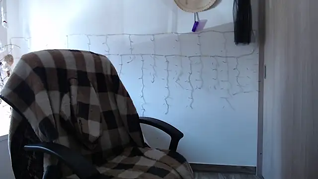 maya hottt online show from December 3, 2024, 3:22 pm