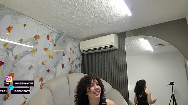 Katemoss70 online show from November 8, 2025, 12:16 pm