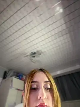 Sam Thompsoon  online show from April 25, 2026, 2:47 am