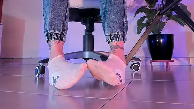 ArchieCollins online show from September 19, 2025, 4:36 am