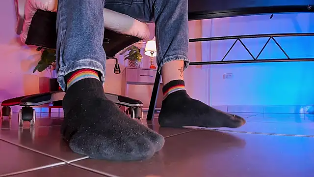 ArchieCollins online show from September 21, 2025, 6:04 am