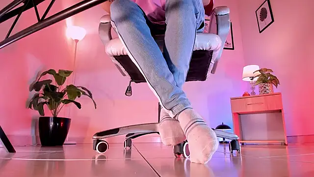 ArchieCollins online show from October 15, 2025, 8:53 pm