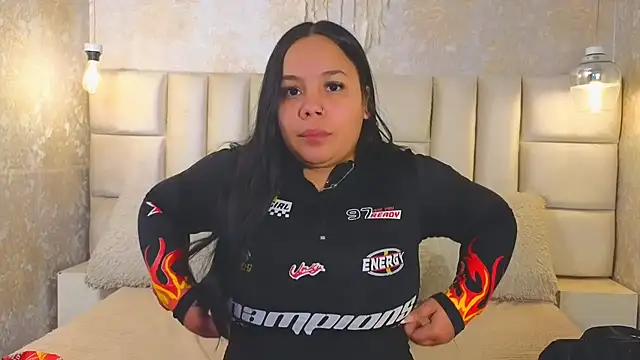 EmilyQueen3x online show from June 7, 2026, 7:06 pm