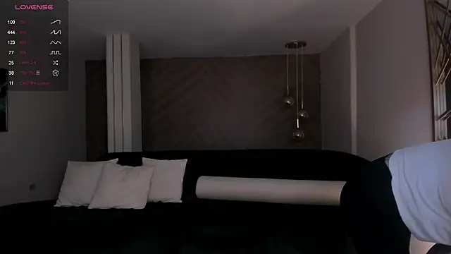 MartinnaBonnet online show from December 19, 2024, 4:57 pm