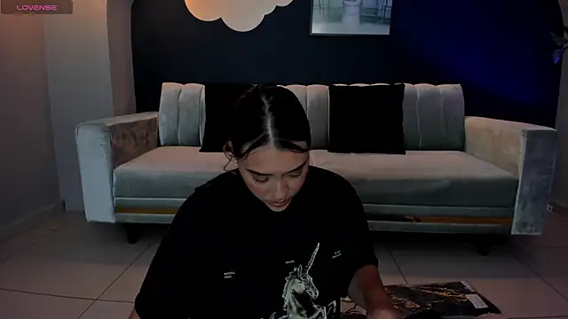 MartinnaBonnet online show from February 3, 2025, 1:30 pm