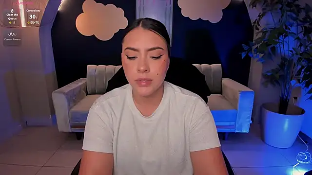 MartinnaBonnet online show from March 14, 2025, 5:02 pm