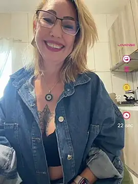 Snapshot of RAIRAsexy chatting on June 14, 2026, 7:49 pm RAIRAsexy online show from June 14, 2026, 7:49 pm
