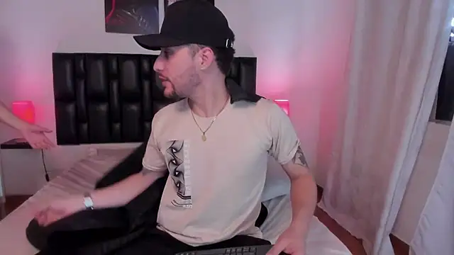 Pleasure Vibes23 online show from February 15, 2025, 9:37 pm