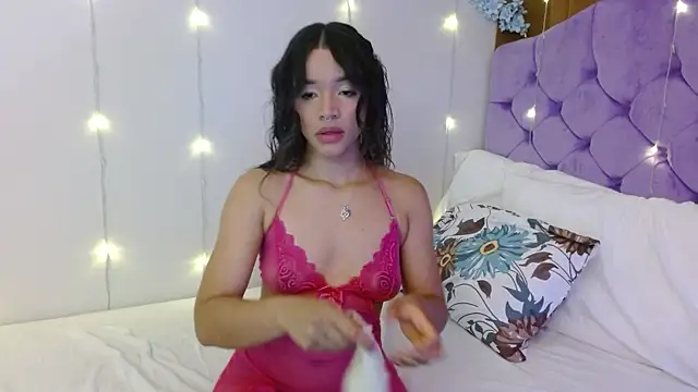 Snapshot of kiarablue chatting on December 19, 2024, 2:01 am kiarablue online show from December 19, 2024, 2:01 am