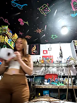 Nanybaker95 online show from September 21, 2025, 10:44 pm