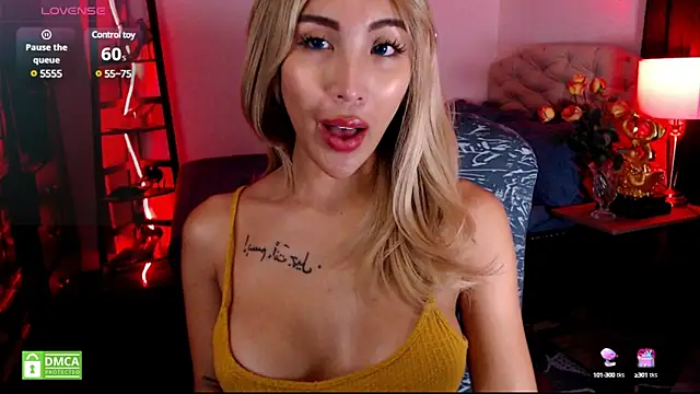 Snapshot of BunnieAngel chatting on January 5, 2025, 11:33 pm BunnieAngel online show from January 5, 2025, 11:33 pm