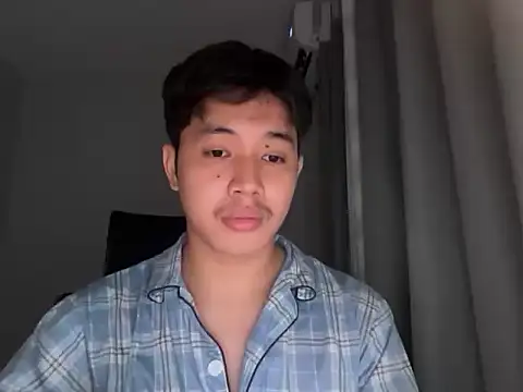 kevinthehottest online show from December 19, 2025, 3:52 pm