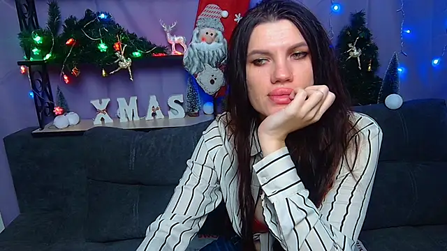 Snapshot of MilaLoona chatting on December 23, 2024, 10:32 am MilaLoona online show from December 23, 2024, 10:32 am