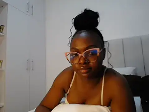 Snapshot of Pretty_Liya08 chatting on March 12, 2025, 5:46 am Pretty Liya08 online show from March 12, 2025, 5:46 am