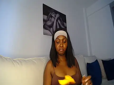 Snapshot of Pretty_Liya08 chatting on December 3, 2025, 10:13 am Pretty Liya08 online show from December 3, 2025, 10:13 am