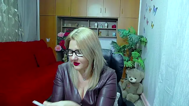 LucilleFenlys online show from December 21, 2024, 12:20 am