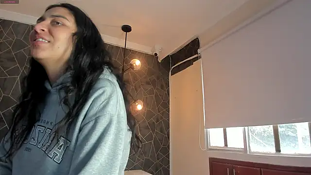 dayra angels online show from November 10, 2025, 5:12 pm