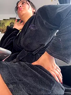 dayra angels online show from January 6, 2026, 6:11 pm