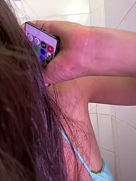 loolla 23 online show from March 1, 2025, 1:53 am