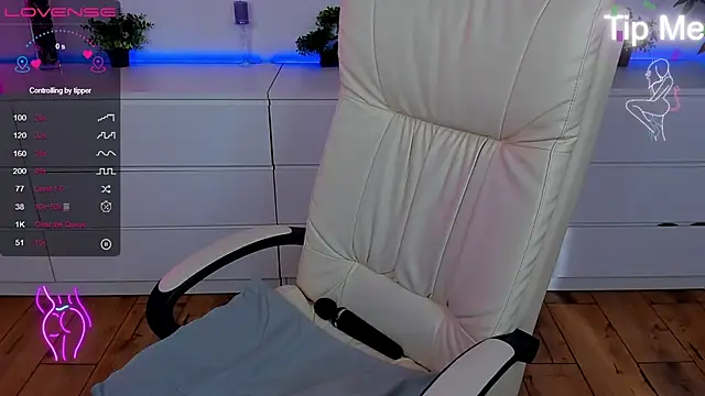 Kamilla Hot online show from March 11, 2025, 12:50 pm