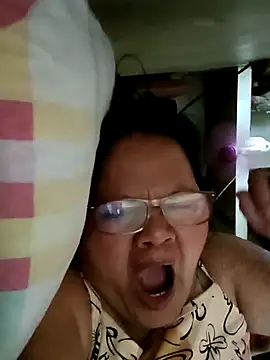 Snapshot of Chubbysweetmom chatting on April 5, 2026, 5:48 am Chubbysweetmom online show from April 5, 2026, 5:48 am