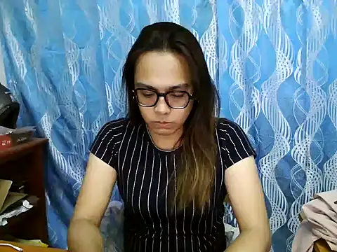 Your PrettyGirlxxx online show from March 22, 2025, 5:06 am