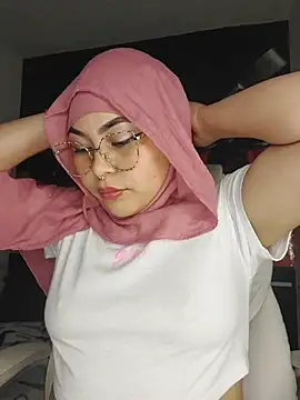 Hana    online show from April 24, 2026, 11:07 pm