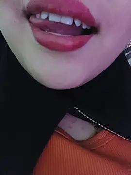 Hana    online show from June 26, 2026, 9:52 pm