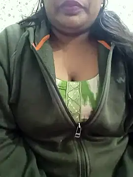 rekhabb123 online show from January 15, 2026, 3:22 am