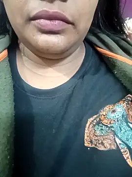 rekhabb123 online show from February 1, 2026, 2:32 am