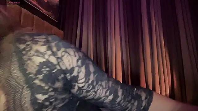 Lo la 69 online show from November 15, 2025, 3:37 am