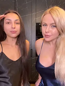 Snapshot of Keep_us_wild chatting on February 7, 2025, 5:20 am Keep us wild online show from February 7, 2025, 5:20 am