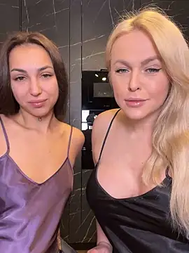 Snapshot of Keep_us_wild chatting on March 9, 2025, 10:30 pm Keep us wild online show from March 9, 2025, 10:30 pm