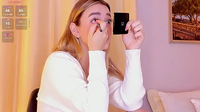 Assh lee  online show from December 15, 2025, 1:04 pm