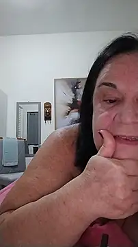 Snapshot of Yaya_Mineira chatting on June 12, 2026, 10:52 pm Yaya Mineira online show from June 12, 2026, 10:52 pm